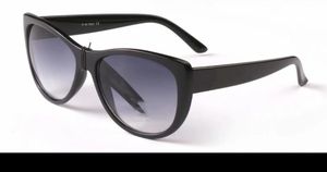 22104 Mężczyźni Klasyczny Design Okulary Moda Owalna Rama Powłoka UV400 Obiektyw Włókno węglowe Nogi Lato Styl Eyewear z pudełkiem