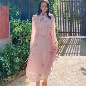 甘い花の刺繍シフォンのドレス秋の優雅なファッション弓襟滑走路エレガントなパーティードレス女性のvestidos 210514
