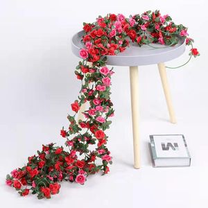 装飾的な花の花輪の偽のバラのつるの人工的な2 mの花の花輪ぶら下がっているアイビーバスケット結婚式のアーチの背景の装飾