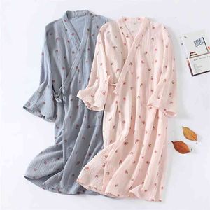 Japanese Kimono Robes for Women 100% Cotton Gauze Bathrobe Summer Thin Sleepwear Long Sleeve Nightgown Plus Size Dressing Gown 210831