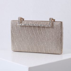 Pochette da donna Borsa a tracolla champagne con chiusura a strass di lusso da donna