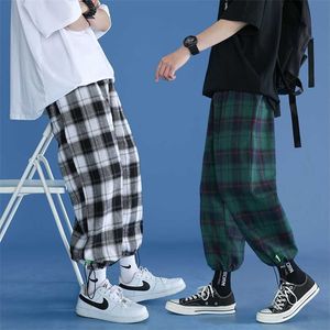 Na moda xadrez calça calça homens confortável calça verão solto confortável casual all-match corredores coreanos calças 211013