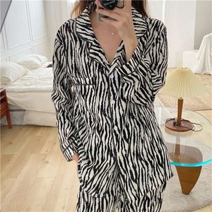 Pyjama Set Frau 2 Stück Nachthemd Nachtwäsche Home Kleidung Zebra Muster Pyjamas Mädchen Winter Pyjama Weibliche Anzug Outfits Homewear 210928