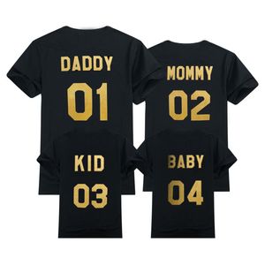 Family Look Outfits Summer Fashion Papà Mamma T-shirt per bambini Capispalla Numero Stampato Vestiti abbinati T-shirt 210429