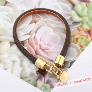Europe America Fashion Style Lady Women Round Print Flower Design Engraved Letter Heart Crazy In Lock Charm Leather Bracelet Bangle M6451E
