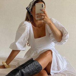 Women Summer Short Dress Fashion Sweet Puff Sleeve Square Neck Backless Party White Dress Vacation Casual Mini Dress For Women 210521
