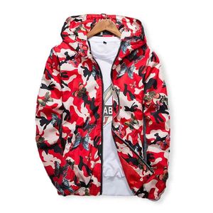 高品質の女性のウインドブレーカーのジャケット春の夏迷彩薄い女性迷彩の蝶のコートフード付き210607