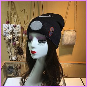 Women New Designer Woolen Hat Fashion Knitted Hat Wool Cap Winter Fall Warm Caps Cute Lady Mens Casual Sports Street Fitted Hats D2111199F