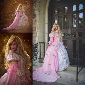 ピンクのオムレ眠っている美しさの王女中世プロムファンタジーガウンプラスサイズ長袖アップリケレースアップコルセットイブニングドレス