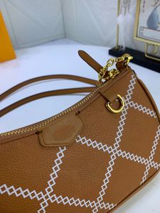 Moda mini torba crossbody krótki skórzany pasek na ramię prosta woreczka na ramię luksusowe designerskie torba 810663342U