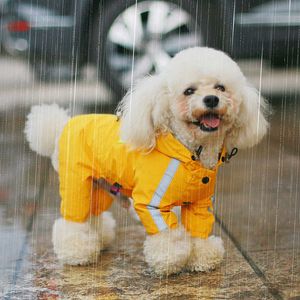 小さな犬のための反射防水犬の服のための通気性犬のレインコート4本足の反射防水犬の服Puppy Jumpsuit Pet雨のコート211007