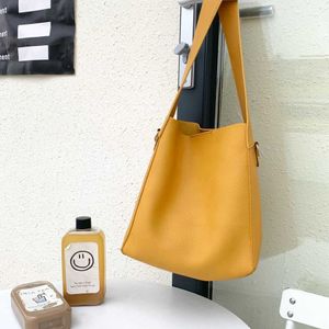 대용량 간단한 레저 디자인 가방 고품질 소프트 가죽 여성 핸드백 버킷 핸드 백 넓은 스트랩