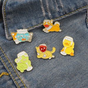 Cartoon Yellow Duck Dog Cat Frog Wine Glass Brooches Pins Unisex Alloy Animal Model Clothes Badges European Women Sweater Backpack Lapel Pins Ornaments Accessories