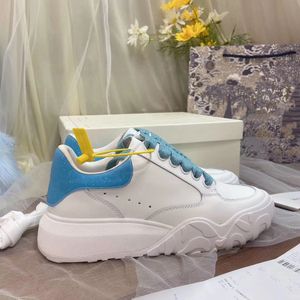 Yüksek Kaliteli Moda Tasarım kadın Beyaz Rahat Ayakkabılar Düz Deri Sneakers Klasik Tasarım Açık Spor Stil Casual Bayan Ayakkabıları