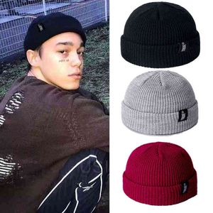 IWINTER Men Knitted Hat Beanie Solid Color Cap Retro Ribbed Cuffed Short Melon Hat Skullies Beanies Casual Winter Hat Skullcap Y21111