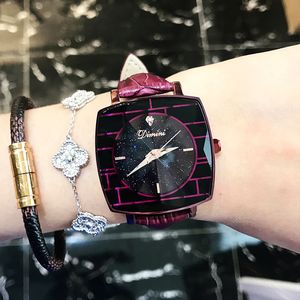 Dimini nuovo orologio al quarzo impermeabile da donna con quadrante quadrato a forma di stella di personalità