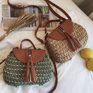 Worki wieczorowe Dorywczo Damskie Letnie Plażowe Designer Wiker Woven Torebki Vintage Tassel Saddle Rattan Kobiety Crossbody Shouder Torebki