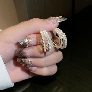 Moda Luksusowy 925 Sterling Silver Stud Kolczyk Trzy pierścień Pearl Kolczyki Wysokiej jakości Koreańska Biżuteria Obecna Dziewczyny Lady 2021 Ins Temperament Proste Styl Kobiety