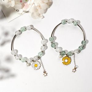 Charm armband mode liten daisy blomma för kvinnor tjejer koreanska handgjorda kristall böhmen pärlor armband party smycken gåvor