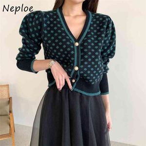 V-neck Chic Panelled Polka Dot Cardigans Autumn Winter Vintage Exquisite Pearl Button Tops Puff Sleeve Women Sweaters 210422