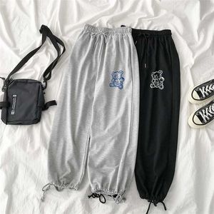 QWEEK Harajuku Oversize Kobiety Spodnie dresowe Jogging Spodnie Spodnie Baggy Korea Moda Cute Bear Print Pants Spodnie Casual Spodnie 211008