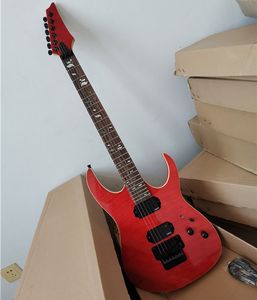 Disponibile Chitarra elettrica con corpo rosso con ponte tremolo, hardware nero, tastiera in palissandro, personalizzabile