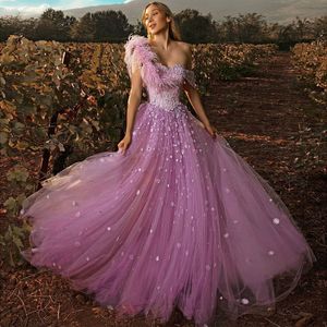 Lilac 3D Appliqued Feather Prom Dress Off The Ramię Szyi Cekinowe Suknie Wieczorowe Linia Długość Floor Długość Tulle Formalna Suknia