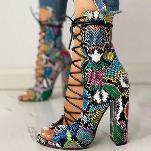 Sandalet kadın Yaz ile Çapraz Lashing Serpantin Tıknaz Topuklu Toe Ayakkabı Açık Ayakkabı Kadınlar Clear Takozlar için 43