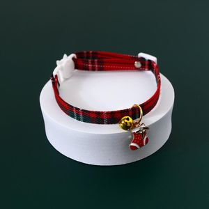 Cat Collar prowadzi Regulowany i Pies Kołnierz Pet Klamry Kotki Produkty dla zwierząt Akcesoria Choinka Handmade Wisiorek