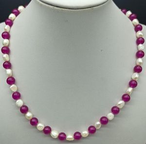 Ketten Seltene weiße 7–8 mm Süßwasser-Zuchtperle, Rosenrot, 8 mm Jade, runde Perlen-Charm-Halskette, 45,7 cm