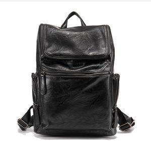 Luxurys Casual Travel Bag Black PU Läder Mäns Skulder Kvinnor Skola Väskor Män Laddar Anti Theft Designer Ryggsäckar