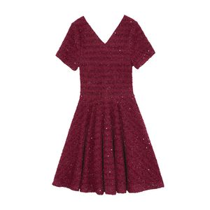 Wino Czerwony Dzianie V Neck Krótki Rękaw Mini Fit and Flare Dress Casual Sexy Eleganckie Letnie Kobiety Lurex D0946 210514