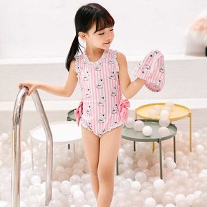 Spanische Babybadebekleidung Mädchen Kinder Rash Guard Badeanzug Weiche Baumwolle Mädchen Outfit Sommer Bikini mit Schleifen 210529