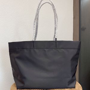 Fashion Unisex Casual Tote bags Luxurys Designers Nylon Handbags High Quality Plain Artwork Shoulder Bag Handbag Crossbody 37*32cm