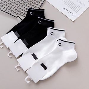 2 Styles Letter Cotton Socks with Tag Black White Casual Sport Ankle Sock Fashion Hosiery Wholesale Price High Quality