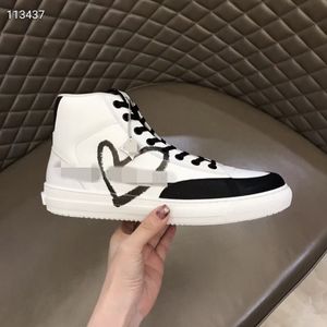 2021 New Men's Paris luxury Genuine Leather Lace-up sports shoesss men running shoes fashion sneakers Flat shoes White black Casu mkjl0002