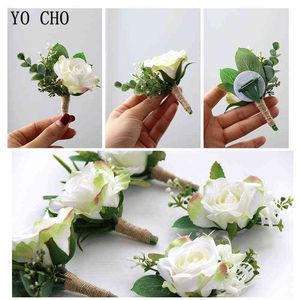 Presentes para mulheres YO CHO Planejador de casamento Rosas Flor de seda artificial Pulso Corsage Pulseira Noivo Boutonniere Branco Casamento Homens Casamento Flores