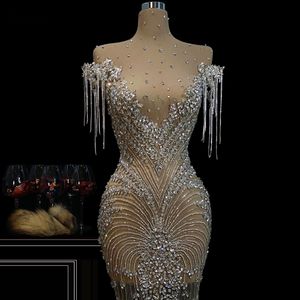 Gorgeous Crystals Evening Dresses Slida Mini Se igenom Red Carpet Runaway Dress Women Party Wear Sexy Prom Gowns Robes