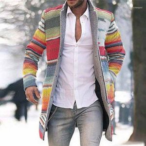 Trench da uomo Cappotto di lana da uomo Giacche invernali medio-lunghe per strisce arcobaleno gialle Cappotto sottile Moda Vintage Taglie forti 4XL1