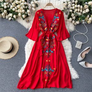 Senhoras Primavera Primavera Pessoas Folk Personalizado Vestido V Neck Flare Manga Floral Cintura Alta Vintage Casual Mulheres 210520