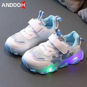 Boyutu 21-30 Çocuklar LED Işıkları Koşu Sneakers Çocuk Kız Erkek Erkek Bebek Aydınlık Yürüyor Yürüyor Kaymaz Ayakkabı G1025