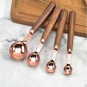 4pcs / set Rose Gold Mätning Skedar Scoop Walnut Trähandtag Köksverktyg Plätering