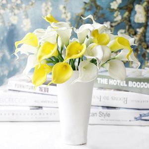 Ghirlande di fiori decorativi 1 pz PU Calla artificiale Real Touch Bouquet da sposa Fiore finto di alta qualità Decorazione della tavola di nozze