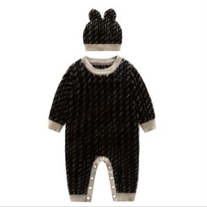 Baby Boys Girls Brand Rompers Bokstäver F Infant Långärmad Jumpsuits med hattar Höst Vinter Toddler Håll varma stickade onesies Bra kvalitet Barnkläder