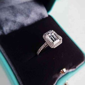 Emerald Cut 2CT Diamond CZ Ring 925 Srebrny obietnica zaręczynowe Pierścienie weselne dla kobiet Party Biżuteria Prezent 216U