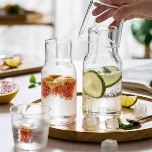 2Pcs/Set Water Carafe with Tumbler Glass Cold Water Bottle Cup Sets Bedside Water Pitcher High Temperature Resistance Bottle 210914