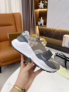 2021 Luksusowy Spring and Autumn Buty Sportowe Dla Kobiet Dziewczyny Plaża Running Casual Fashion Splicing Guma Platform Hot