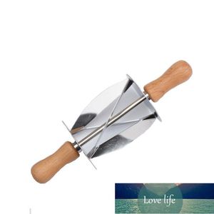 Stainless Steel Rolling Dough Cutter Bread Knife Kitchen Tools Wooden Handle Pastry Baking Biscuit Cake Decorating CT1114 & Factory price expert design Quality