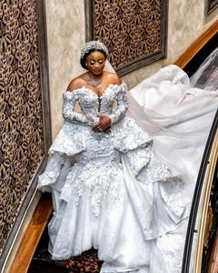 Luxus 2021 Meerjungfrau Brautkleider mit abnehmbarem Rock, langen Ärmeln, geschwollene Perlen, maßgeschneiderte Aso Ebi Brautkleider in Übergröße