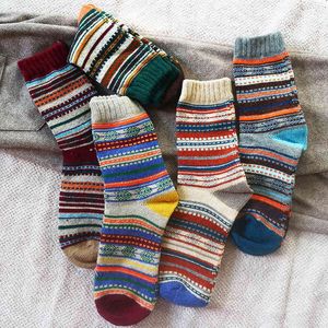 Winter Men's Thick Warmth Harajuku Retro High Quality sStriped Fashion Wool Casual Socks 5 Pair